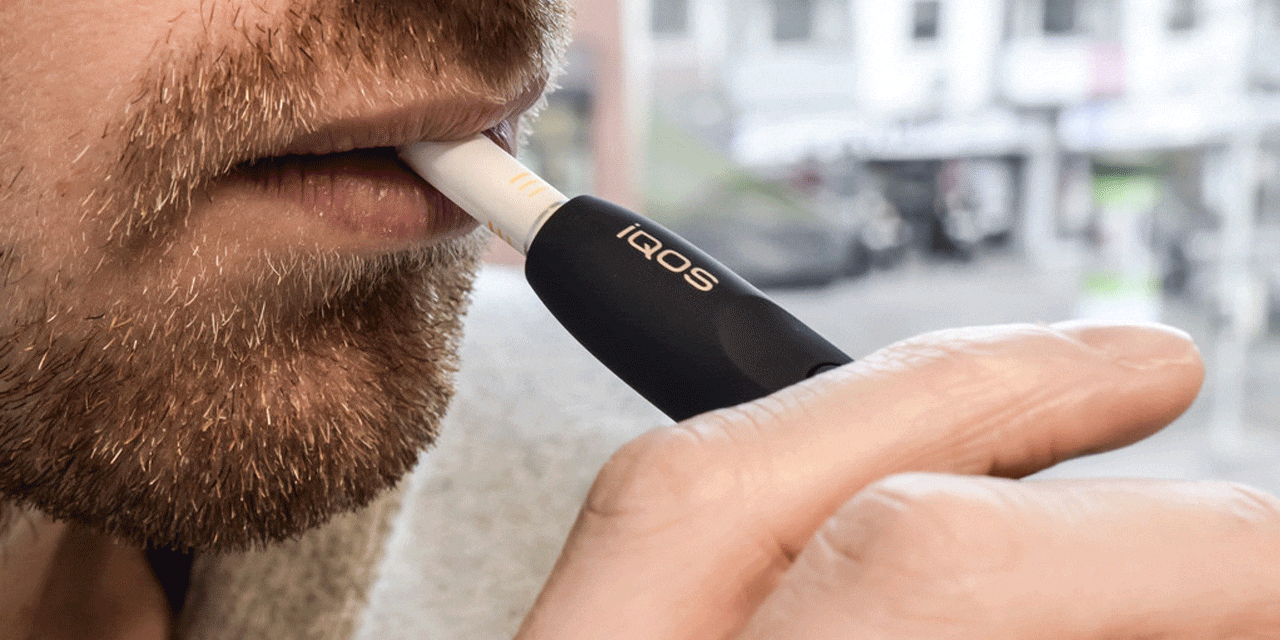 Fumer la cigarette IQOS