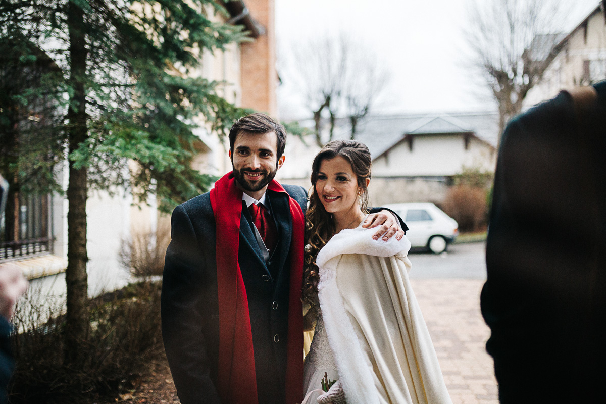 Mariée portant une couverture 